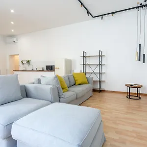 https://apt-rome-5-bdrms-top-location.it-romehotels.com